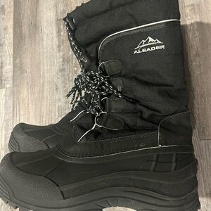 3M Thinsulate Black and Gray Winter Boots